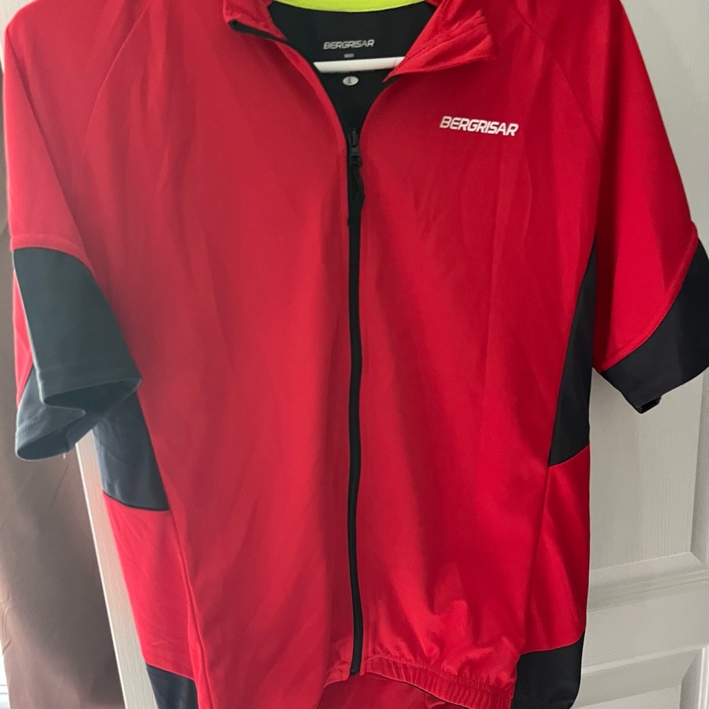 Bergrisar Red and Black Cycling Jersey